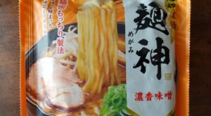 明星超極太麺麺神(メガミ)濃厚味噌味