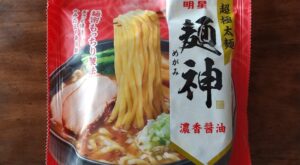 明星超極太麺麺神(メガミ)濃厚醤油味