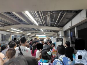 20250815_木更津みなと祭り花火大会行きの木更津駅