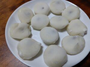 20250905_業スーホイップクリーム大福こしあん中身