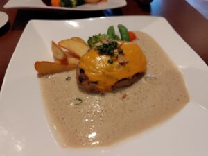 20260725_チーズハンバーグ